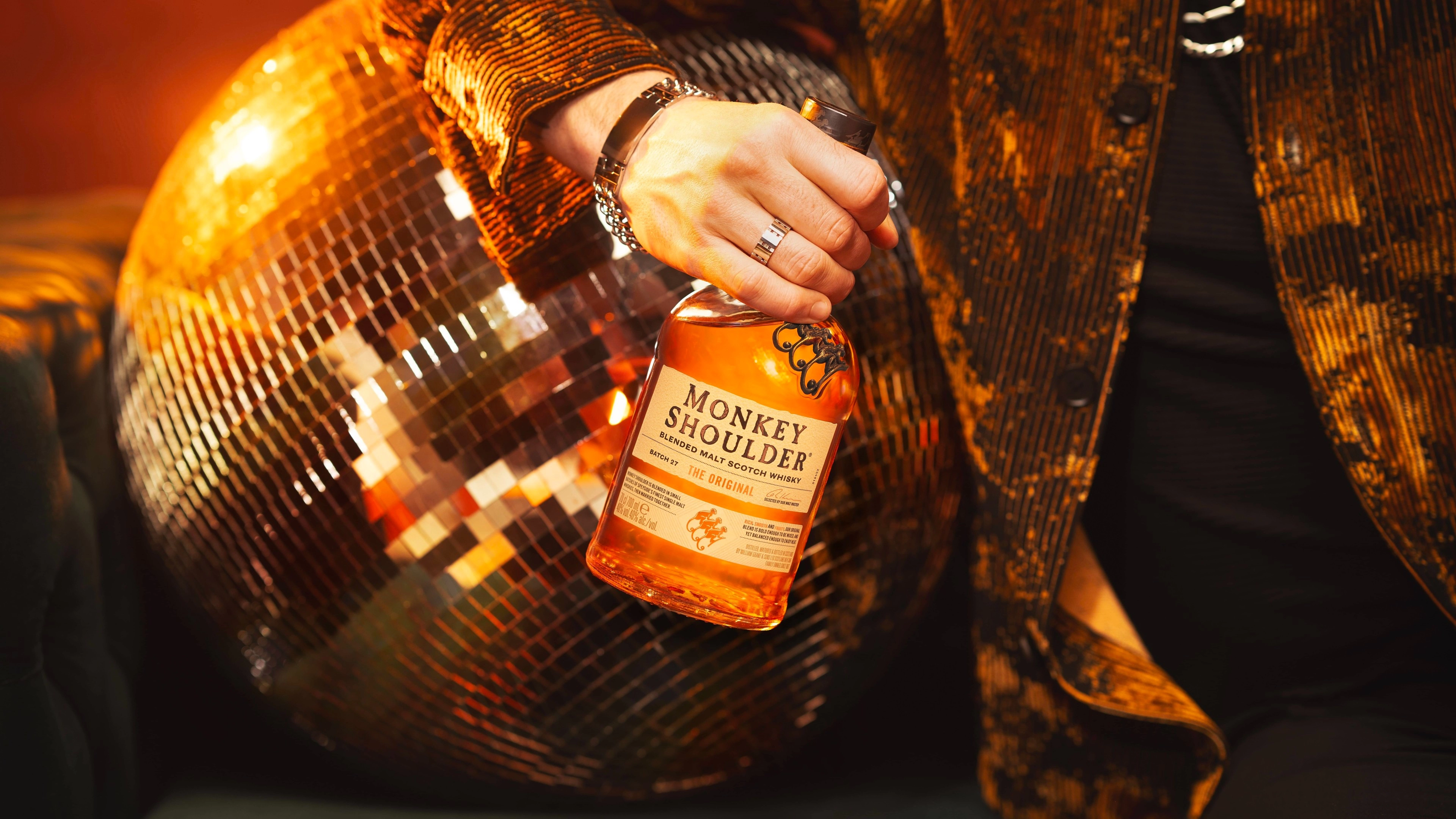 Rượu Whisky Monkey Shoulder Là Gì Và Tại Sao Nó Lại Phổ Biến Đến Vậy?