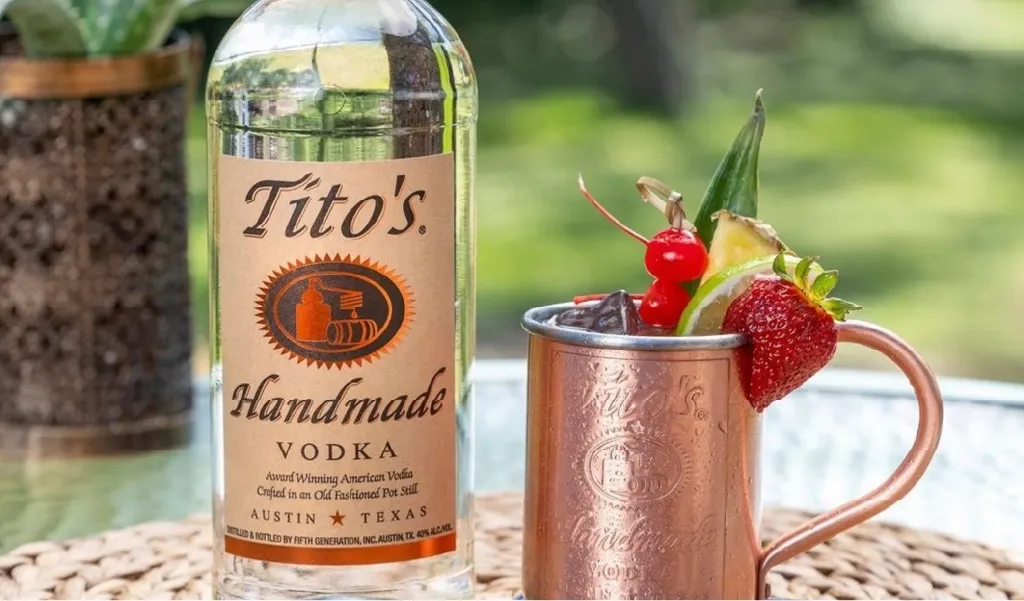Mách Bạn Top 8 Rượu Vodka Chai Lớn Cho Tiệc Tụ Họp Xuân Ất Tỵ