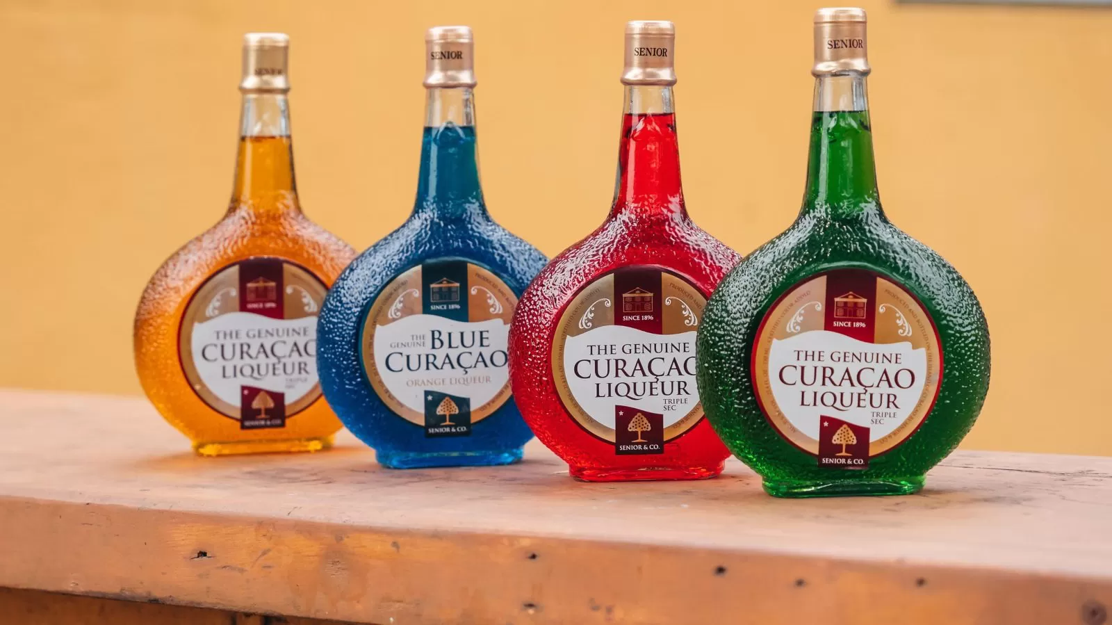 Nguồn Gốc Của Blue Curacao Là Gì?