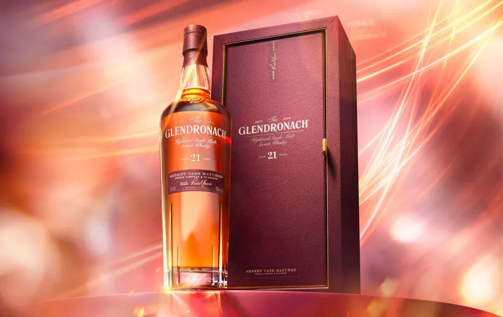 The GlenDronach Ra Mắt Dòng Whisky Cao Cấp 21 Năm