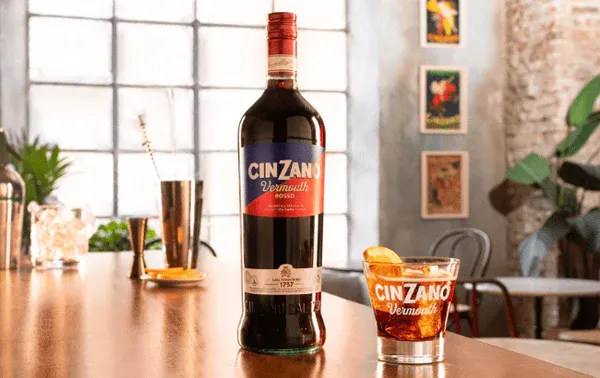 Campari bán Cinzano Vermouth cho Caffo Group 1915