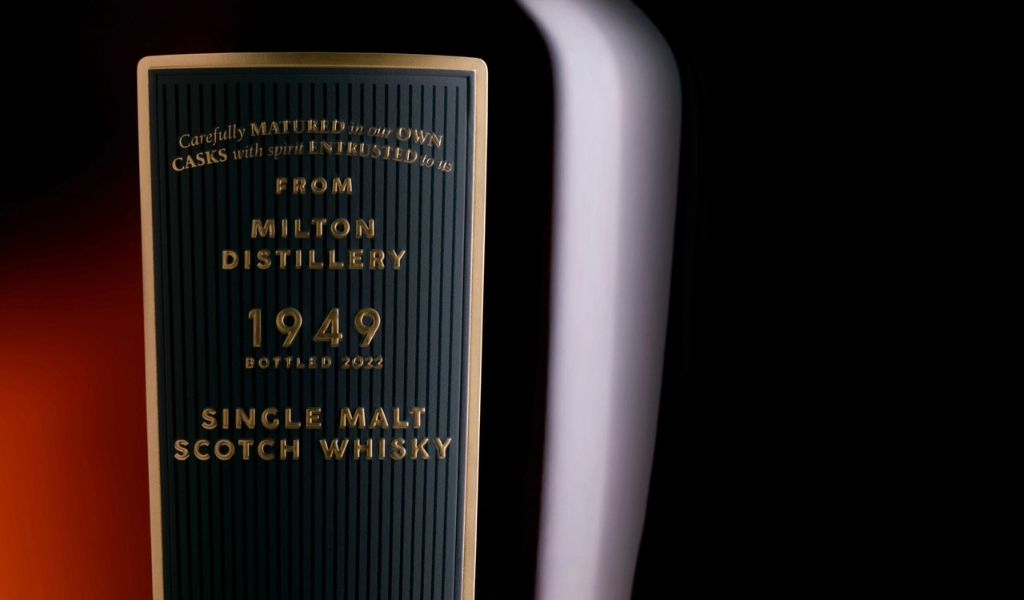 Rượu Năm Sinh 1949 Kỷ Sửu Viên Ngọc Quý Trong Bộ Sưu Tập Whisky