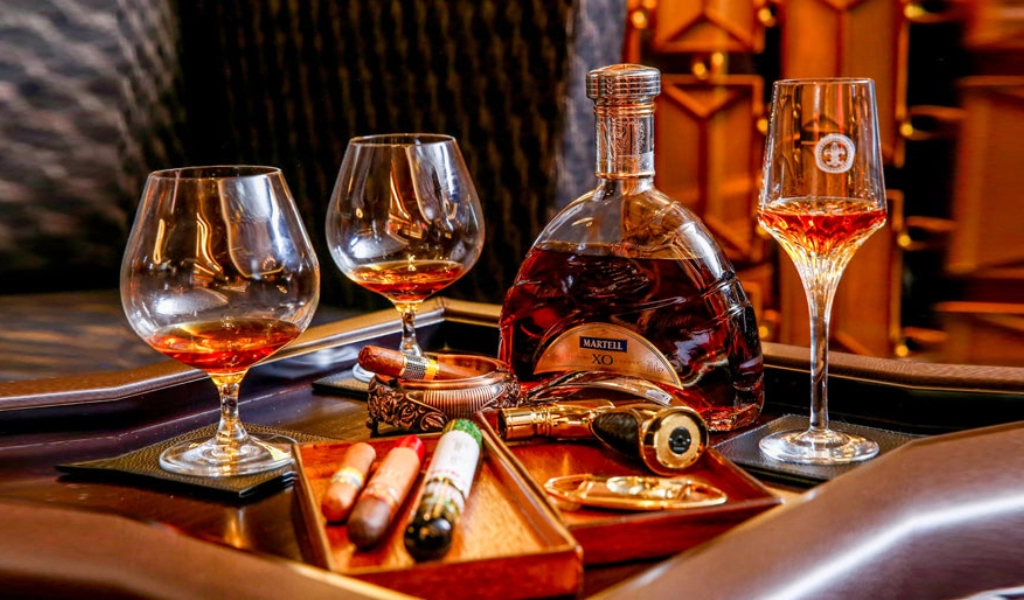 Thưởng Thức Cognac Trong Đêm Trung Thu