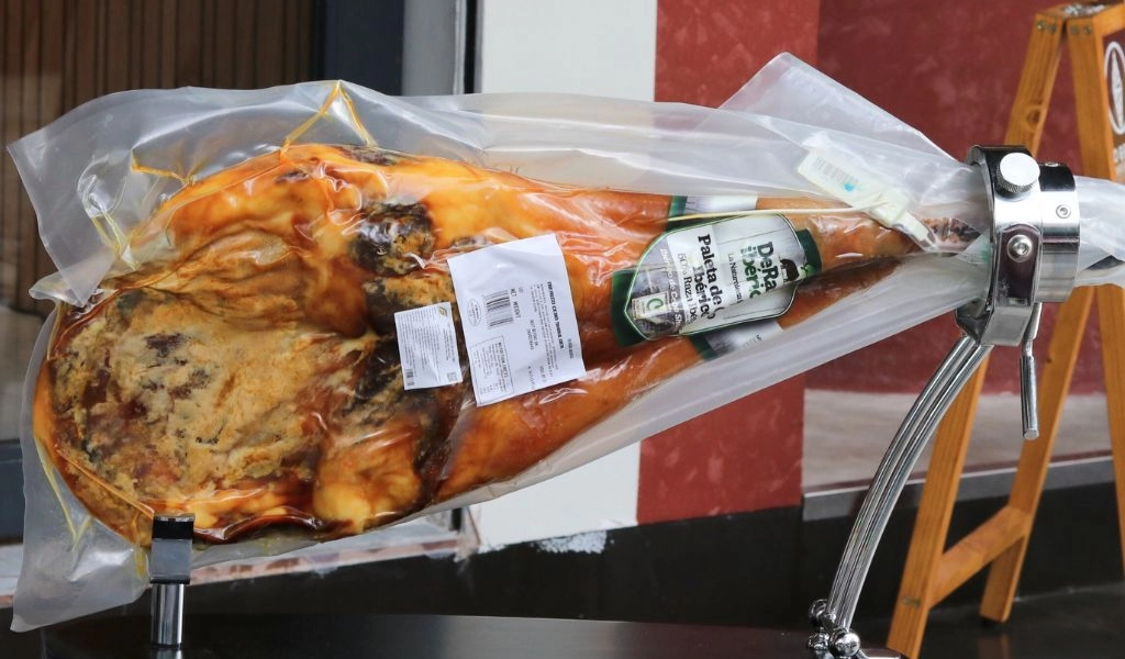 Đùi Heo Muối Deraza Iberico Cebo 24 Tháng Đùi Trước Có Xương Cao Cấp