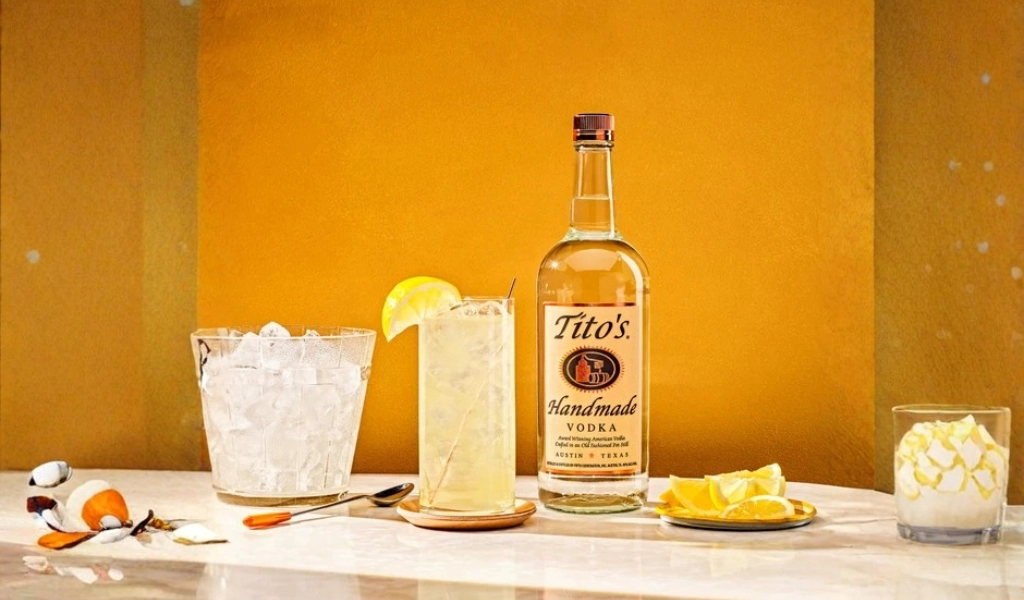 Rượu Tito's Vodka