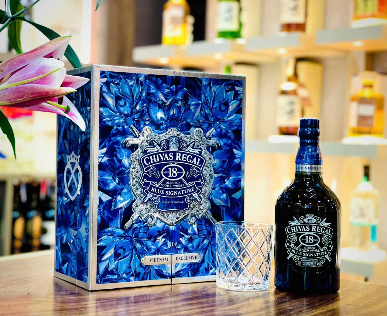 Chivas 18 Year Old Blue Signature Hộp Quà Tết 2026 Giá Tốt