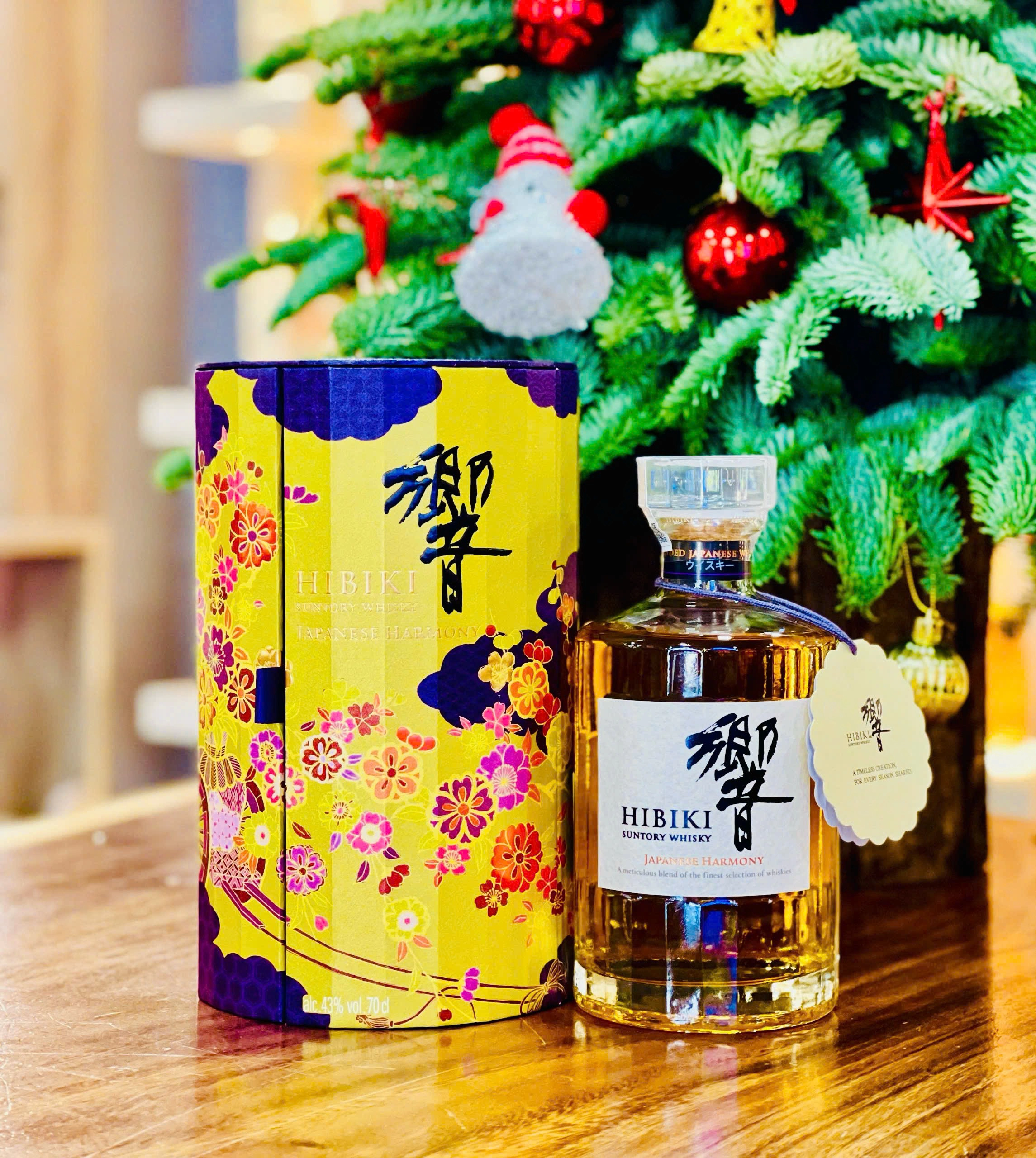 Hibiki Hộp Tết