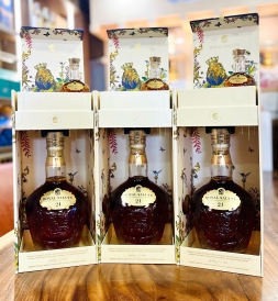 Rượu Whisky Royal Salute 21 Year Old Blended Grain King's Diamond Hộp Quà Tặng Kèm Chai Mini