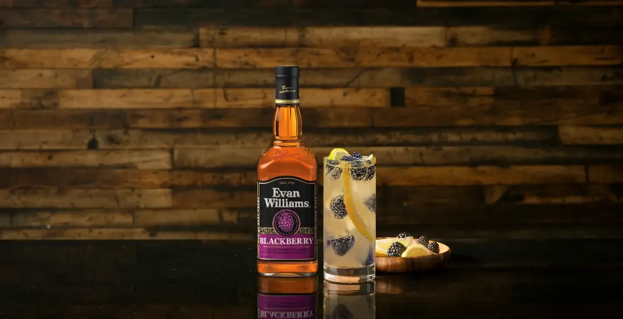 Evan Williams Blackberry Sự Kết Hợp Hương Dâu Đen Tươi Mới